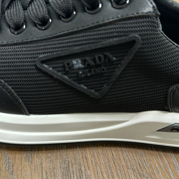 Prada Men’s black shoes Sz 8.5 US / Sz 41.5 EU
* side logo R missing see photo - Picture 8 of 8